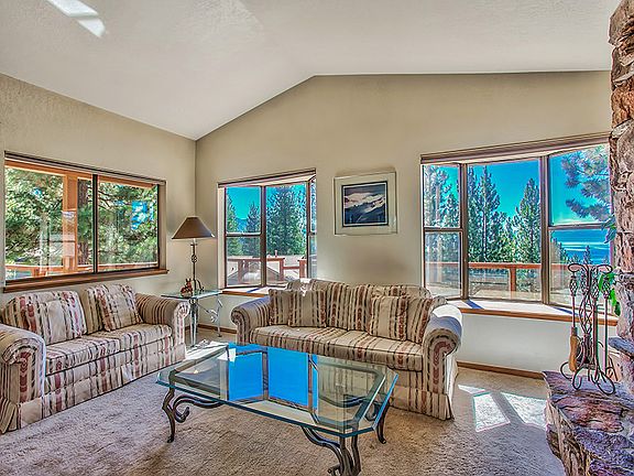 Living Room 676 Tyner