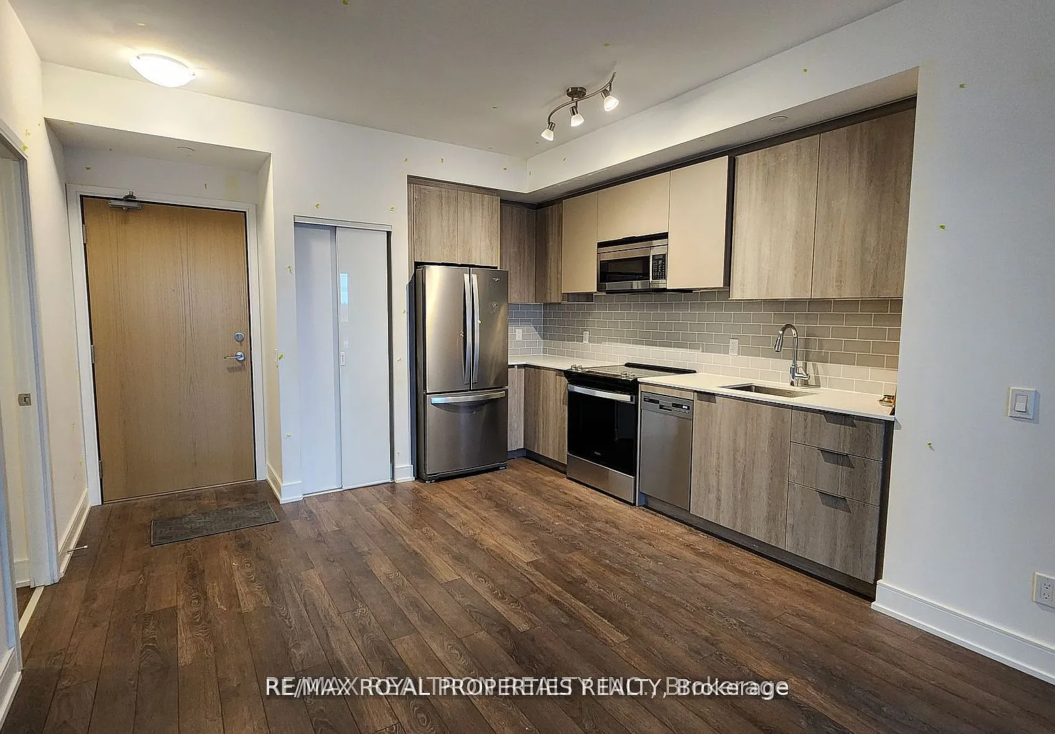 2 bed, $2,850 — Photo 3