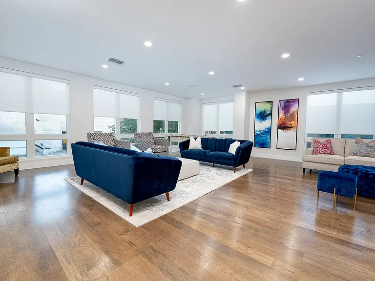 2934 N Hall St #202 — Photo 9