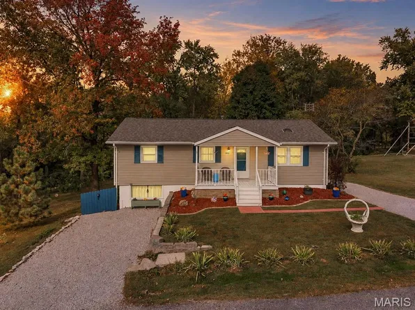 805 Rotary St, Gillespie, IL 62033