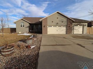 700 S Shebal Ave, Harrisburg, SD 57032