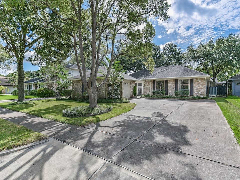 1st image of 16426 Brambling Dr