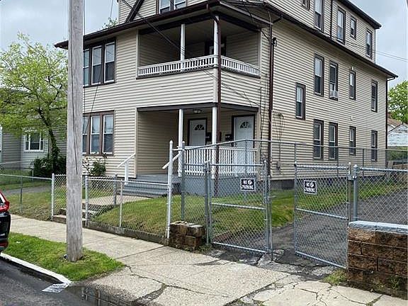 3rd image of 105 East Ave