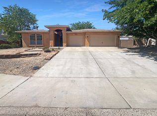 433 Nicklaus Dr SE, Rio Rancho, NM 87124