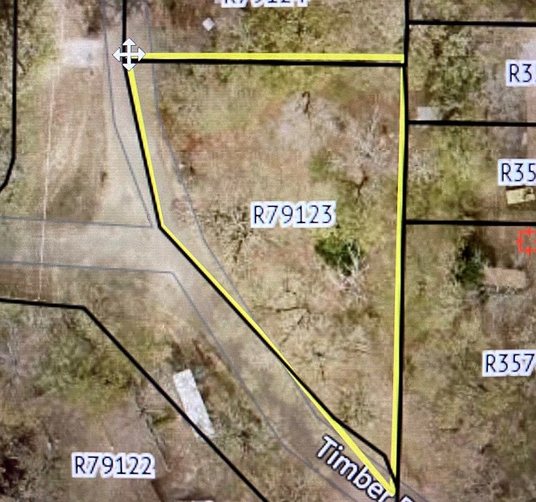 2nd image of 102 Timber Rd