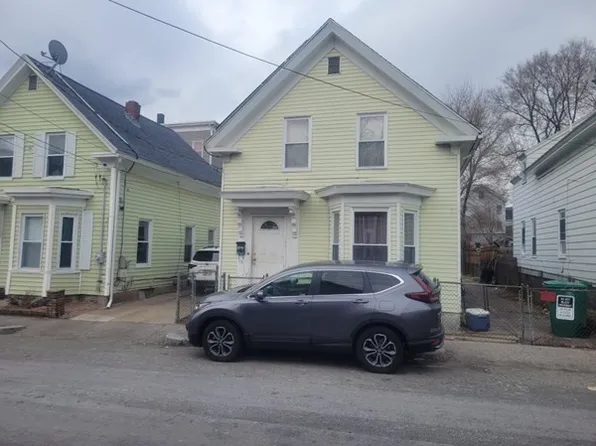 15 Kinsman St, Lowell, MA 01852