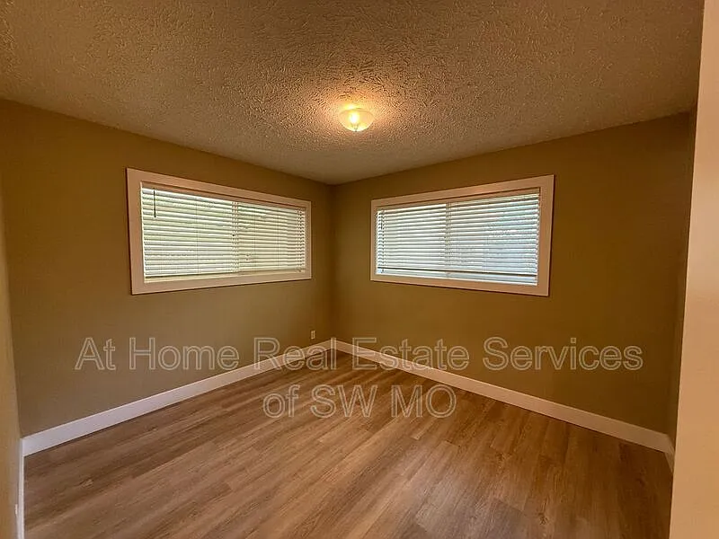 2 bed, 1.0 bath, 780 sqft, $1,200 — Photo 4