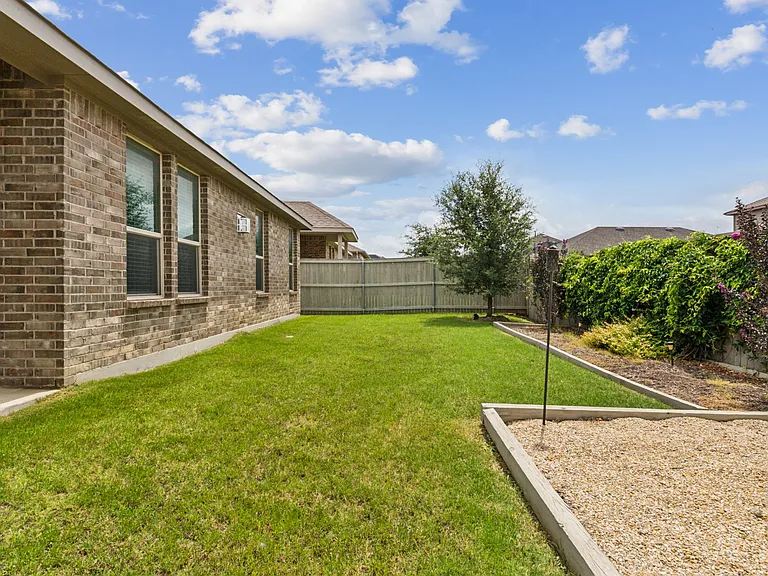 2417 Rooster Ln — Photo 24