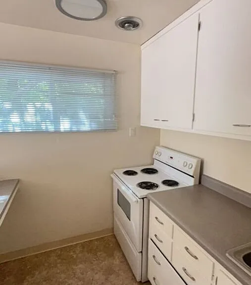 2255 Hearst — Photo 13
