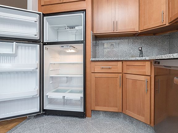 2nd image of 1652 1st Ave #9K