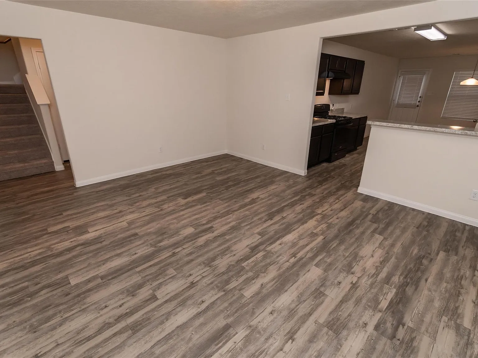 4 bed, 2.5 bath, 2039 sqft, $2,395 — Photo 3