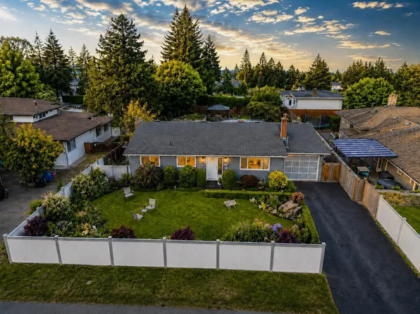 1350 Berkley Rd, North Vancouver, BC V7H 1Y7