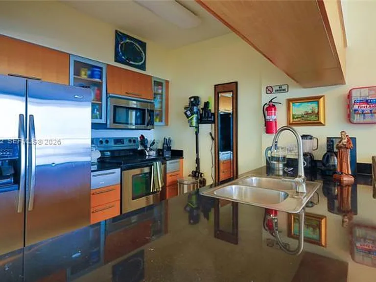 1750 N Bayshore Dr #1711 — Photo 33