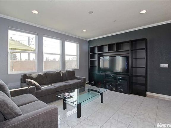 3rd image of 7485 Georgica Way
