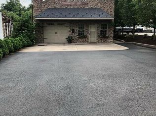 911 W Pike St, Clarksburg, WV 26301
