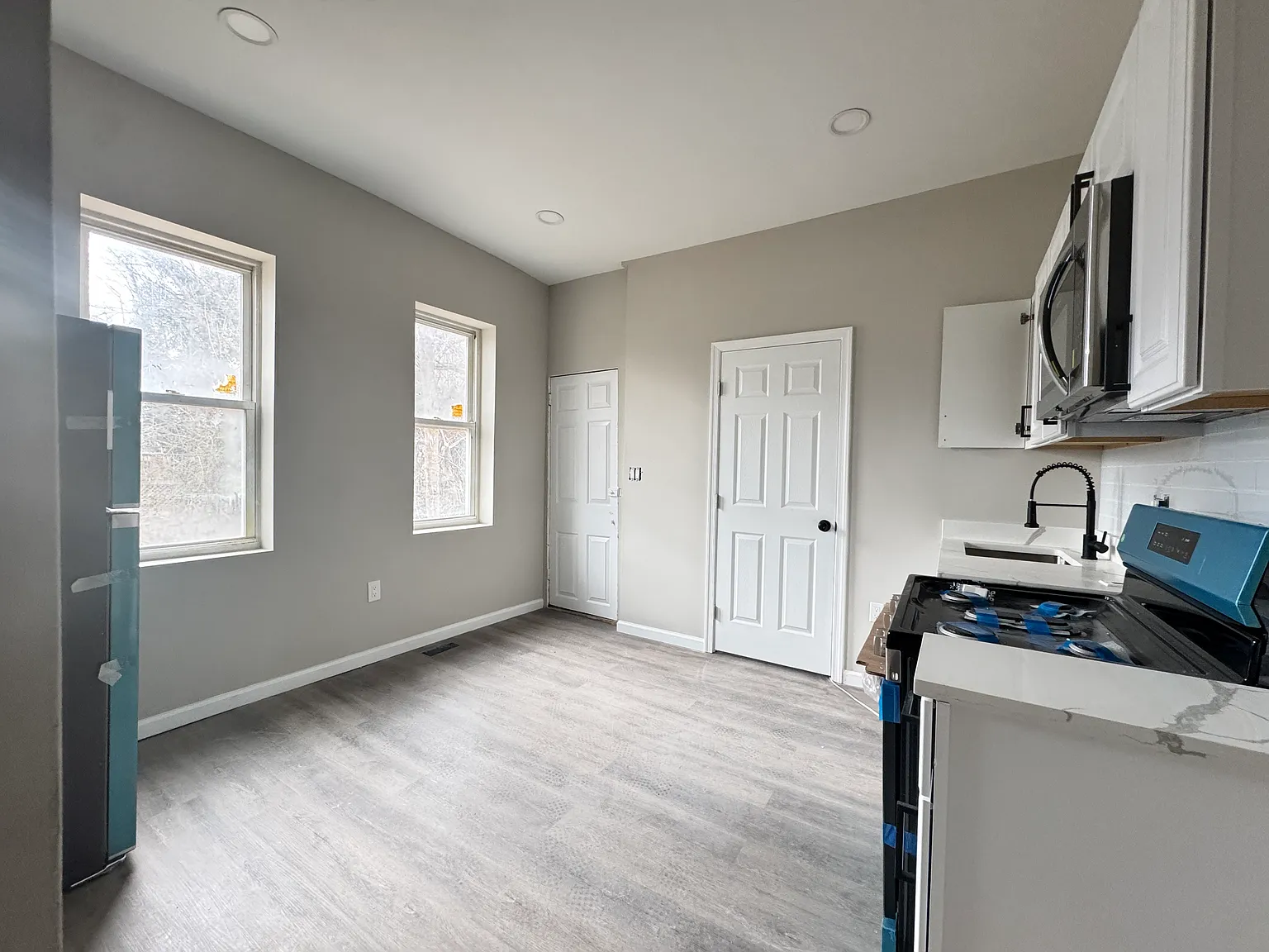3 bed, 1400 sqft, $2,200 — Photo 4