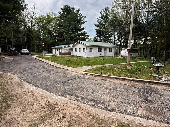 3105 N Evergreen Dr, White Cloud, MI 49349