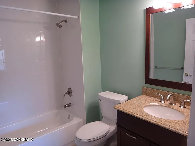120 Des Moines Ct — Photo 10