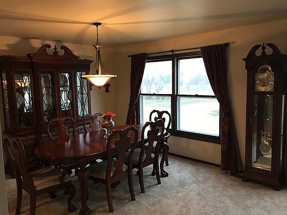 4th image of 1547 Castlewood Dr