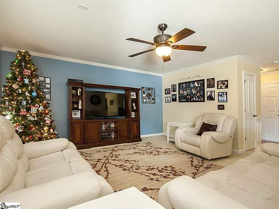 5th image of 12 Medfield Ct