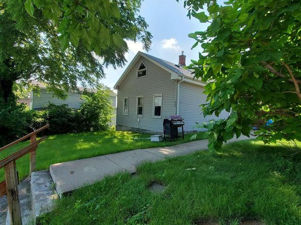 4587 Cheyenne Ave, Davenport, IA 52806 - Zillow