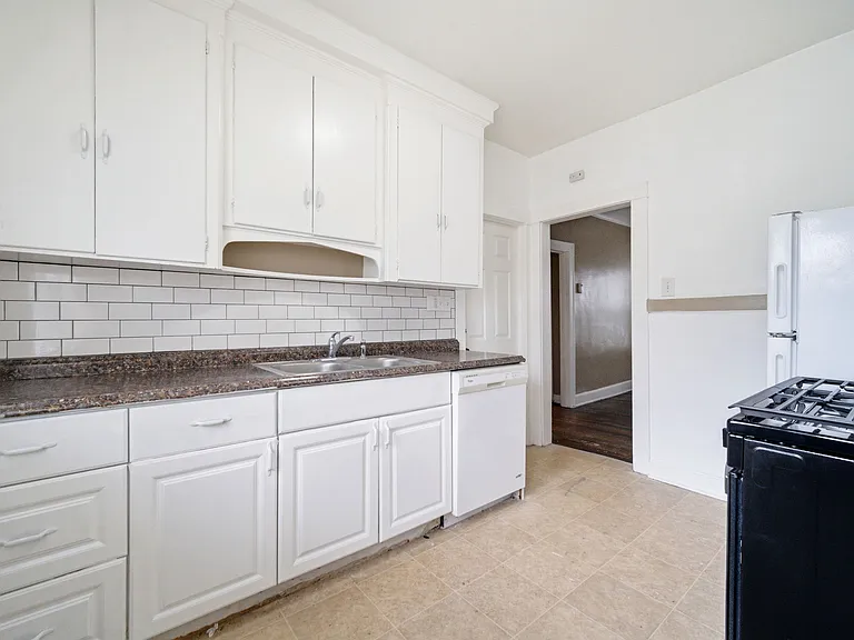 3320 Berkeley Rd #1 — Photo 8