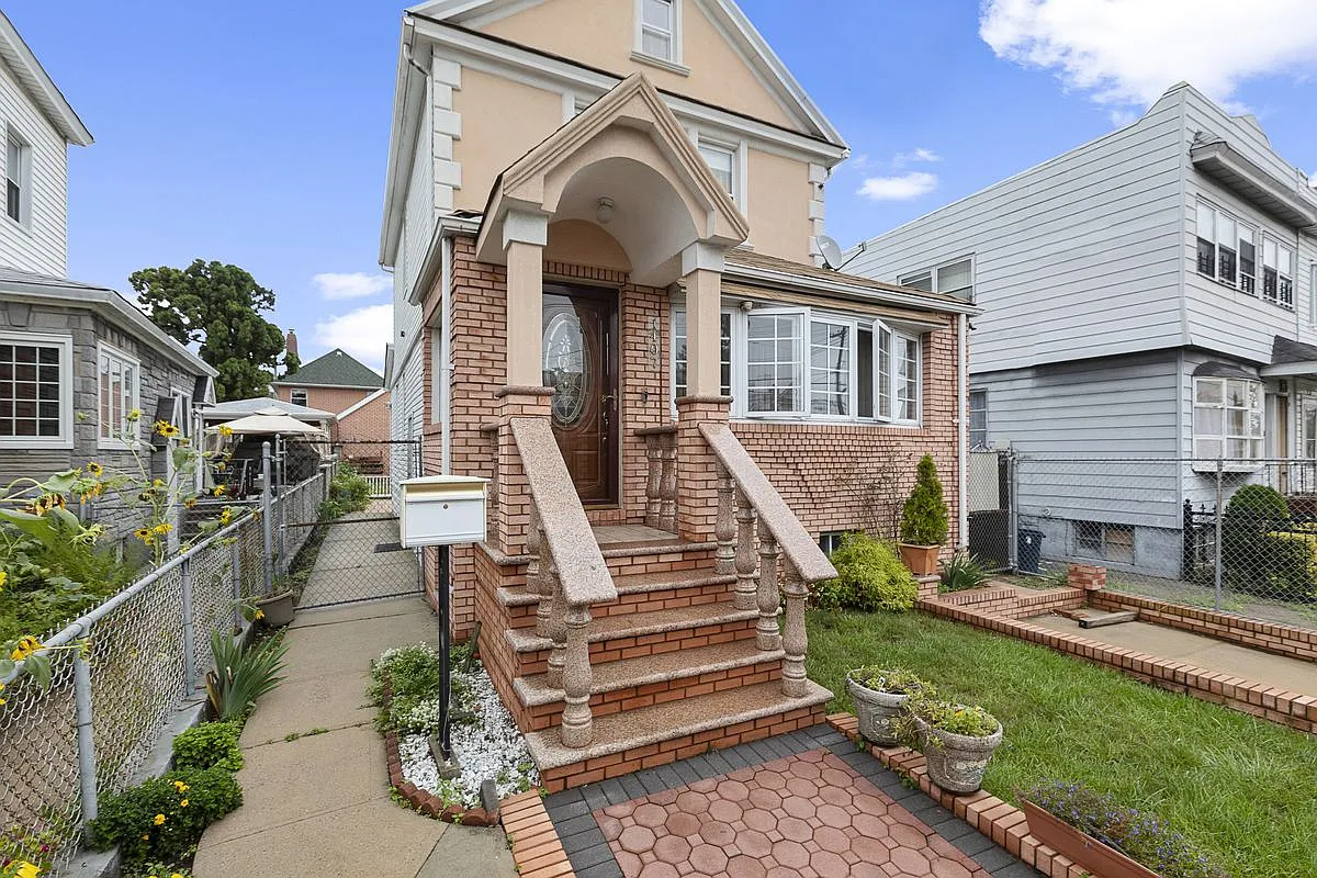 1407 Remsen Ave photo 1