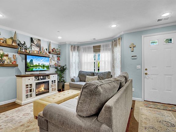 3rd image of 219 Medea Way