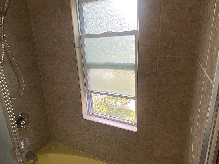 333 N Foster Ave — Photo 13