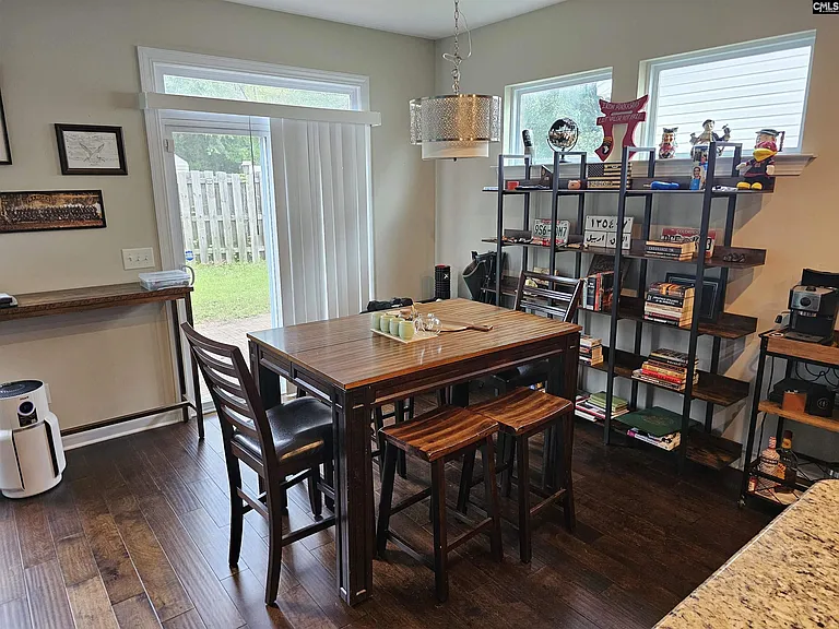 124 Harvest Glen Ln — Photo 9
