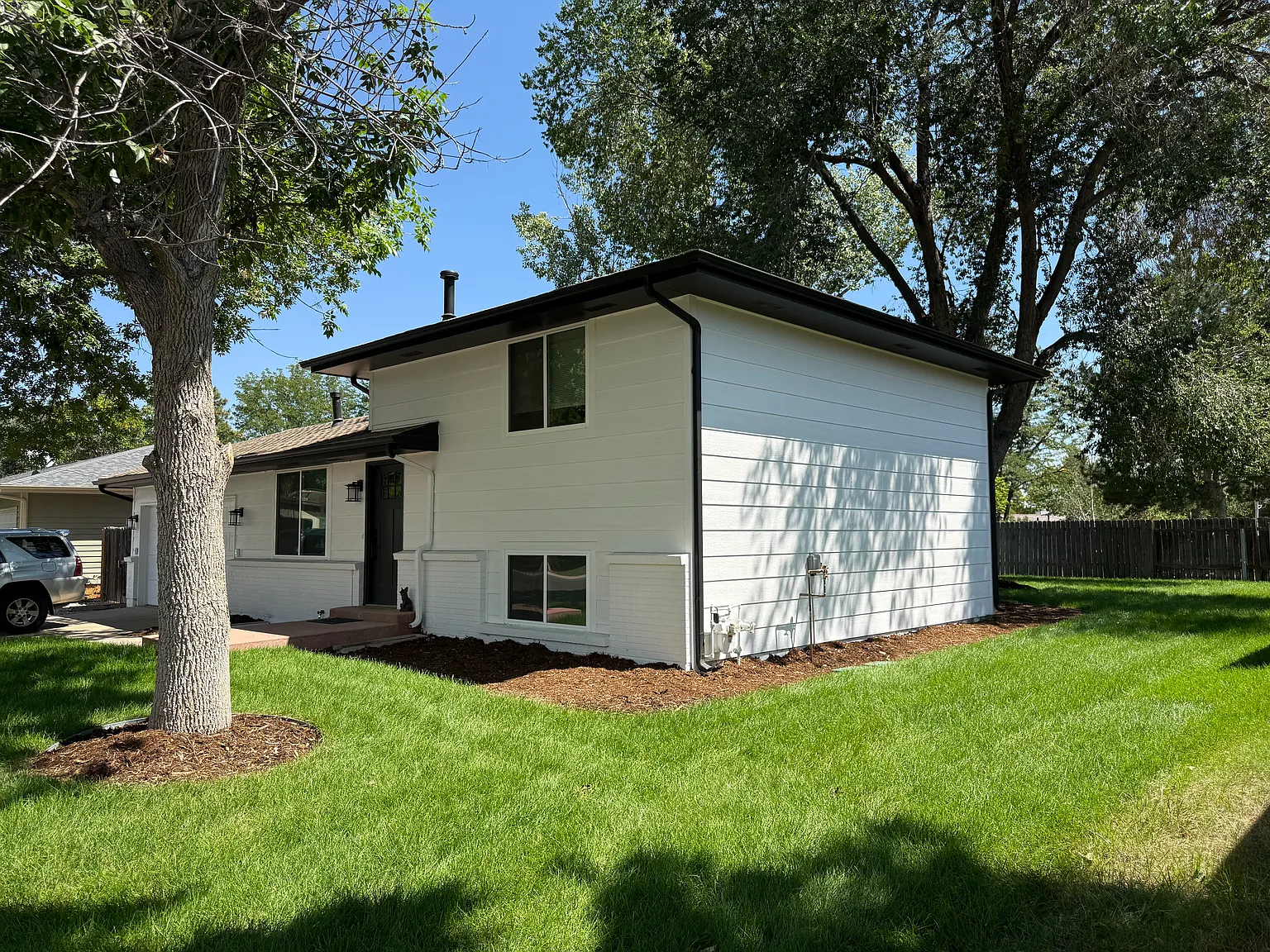 3 bed, 2200 sqft, $2,800 — Photo 2