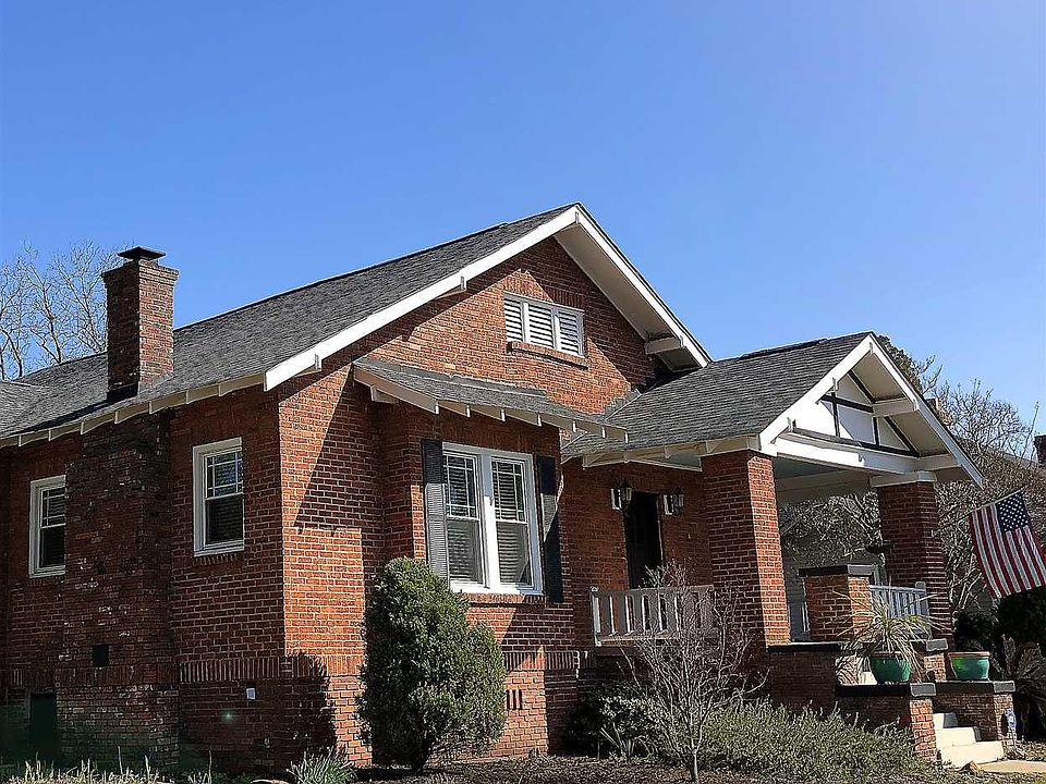 2nd image of 1005 Jackson Ave