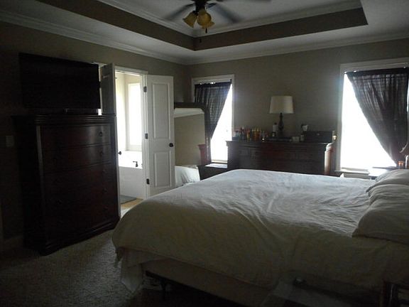 5th image of 3974 Glen Laurel Dr W