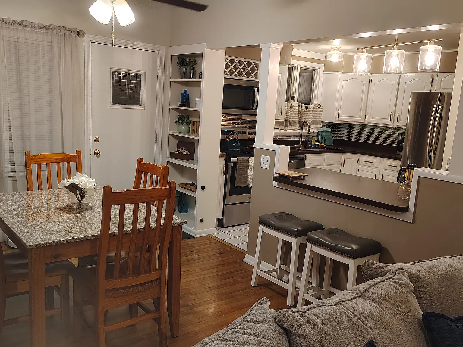 3 bed, 1.5 bath, 1765 sqft, $2,400 — Photo 4