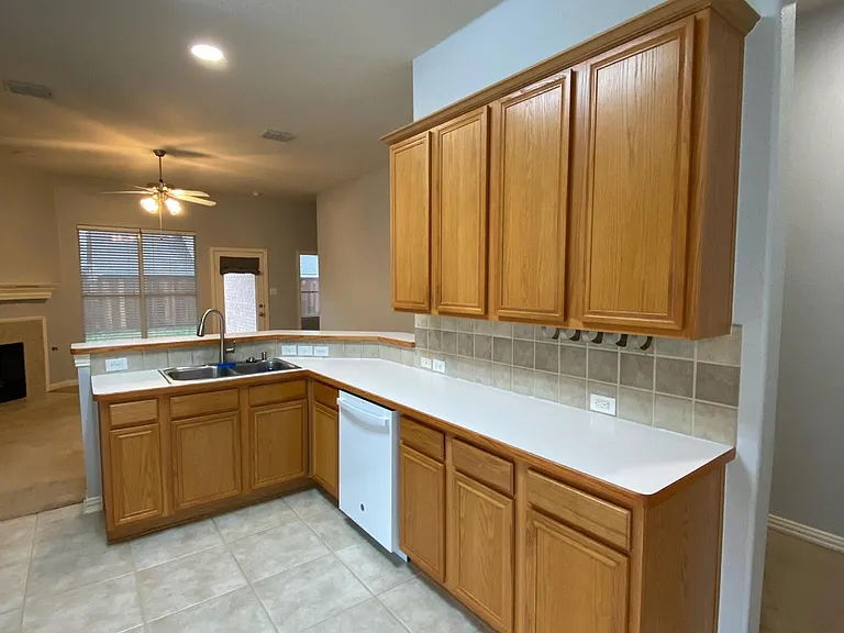 2508 Canyon Bay — Photo 11