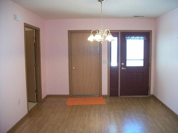 4th image of 936 Roseland Dr APT 3