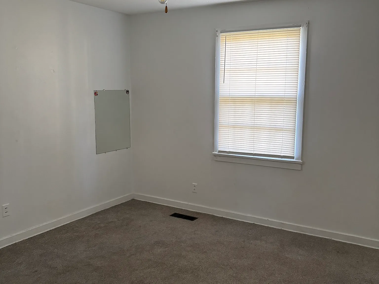2 bed, 698 sqft, $950 — Photo 4