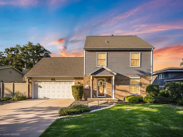 427 Glenys Dr, Lemont, IL 60439