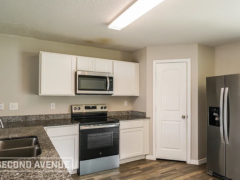 41 Raemoor Dr — Photo 7