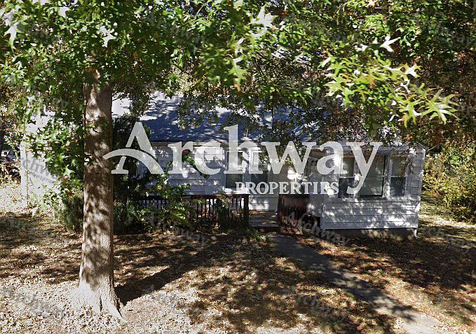 Welcome Home to 5662 Parkview Ave!