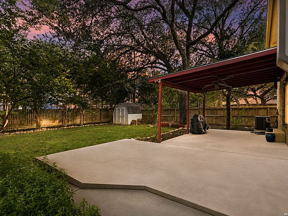 4th image of 3318 Carnaby Creek Dr