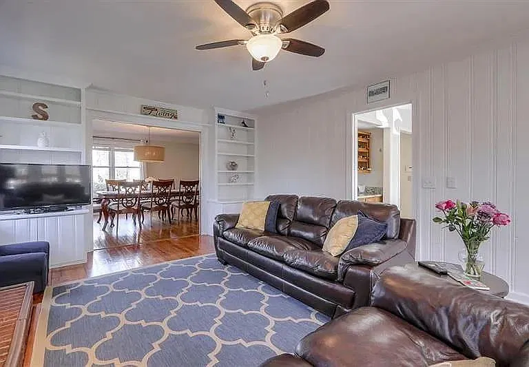 555 Greenland Rd — Photo 14