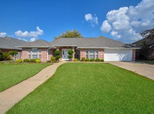 1313 Donna Dr, El Campo, TX 77437