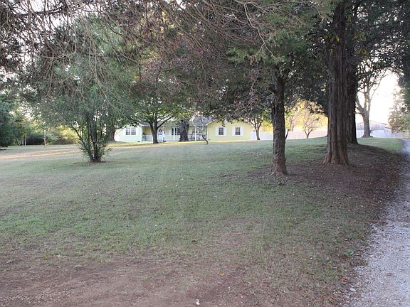 3rd image of 136 Gates Ln