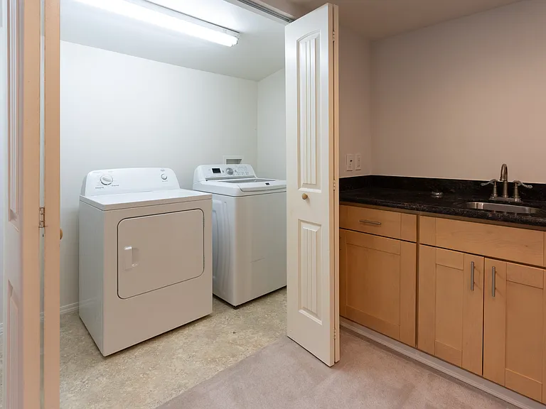15323 SE 42nd St — Photo 32
