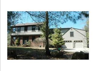 904 Lake Rd, Tiverton, RI 02878