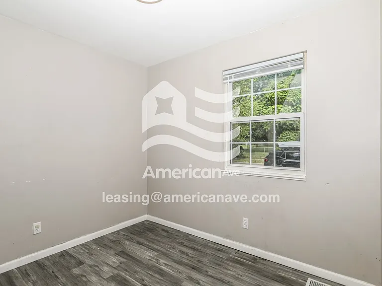 1181144_004_living_room_4.jpg