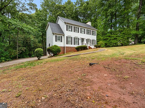 3rd image of 129 Lismore Dr
