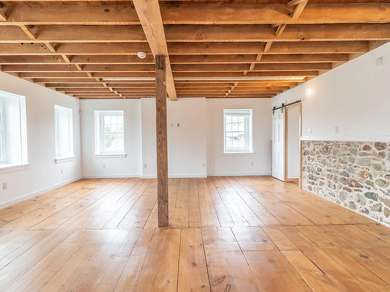 2519 Northwood Ave — Photo 42