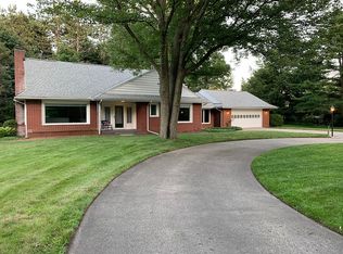 704 N Lakeshore Dr, Ludington, MI 49431